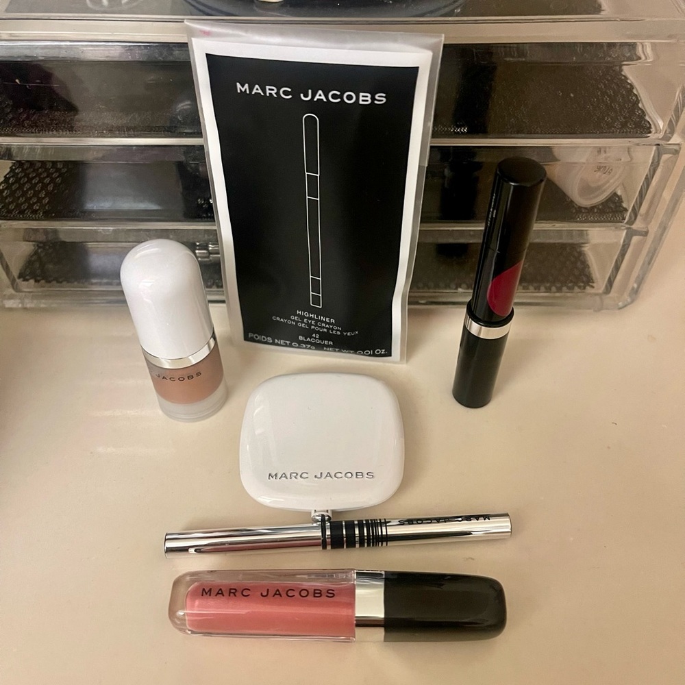 Marc Jacobs Makeup Set - Pink and Black